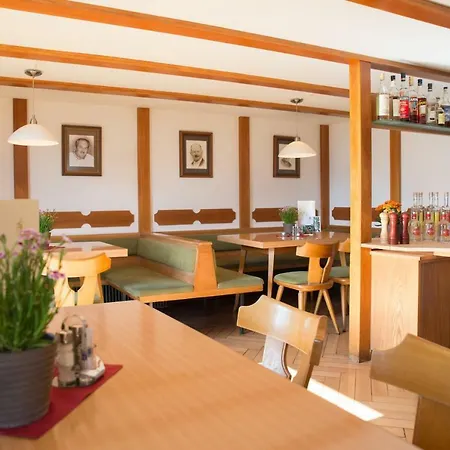 Kreuz Inn *